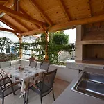 Emilio Apartment